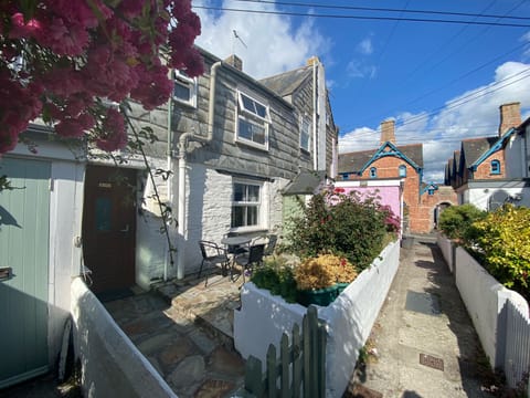 Alma place fisherman's cottages Little Penty Holiday Cottage, Padstow, North Cornwall