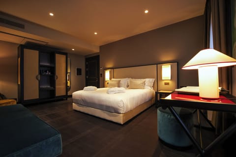 Executive Triple Room | Premium bedding, minibar, in-room safe, soundproofing