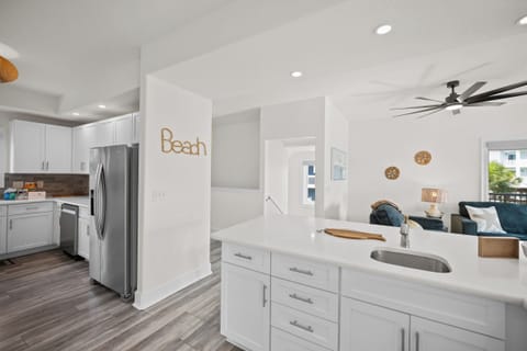 Open Kitchen ready to entertain