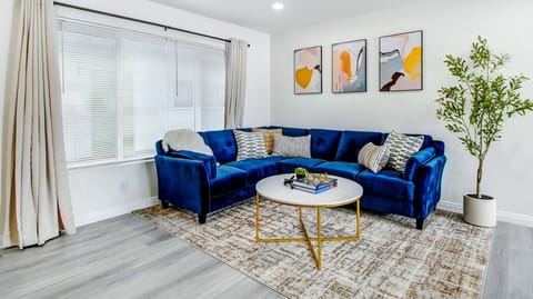 This living room was made for laughter, late-night chats, and morning coffee rituals. Make yourself at home, book now! #travelsgvcertified