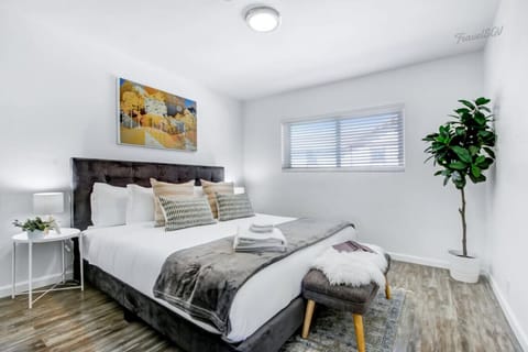 This king bed hits different after a full day exploring SGV’s food scene. #travelSGV