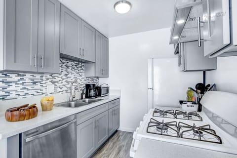 This is the kind of kitchen that makes breakfast feel like a mini event. #travelSGV