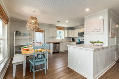 Sunny Side Up II Dining and Kitchen Area