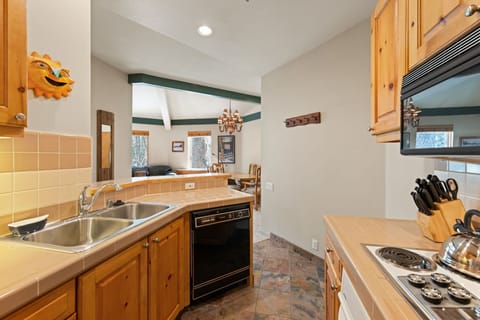Kitchen Dining PTL 360-5