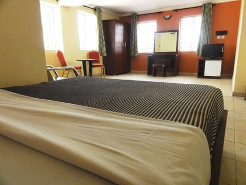 Standard Double Room | Desk, iron/ironing board, rollaway beds, free WiFi