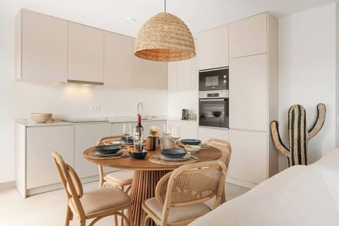 b55c8a47-9f21-48c0-a296-f9a7be20e65a