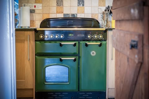 Rose Cottage - 3 Bedroom Cottage - Parkmill (6856)