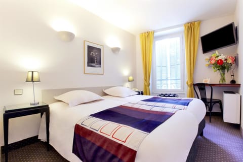 Standard Room, 2 Twin Beds | In-room safe, desk, free cribs/infant beds, free WiFi