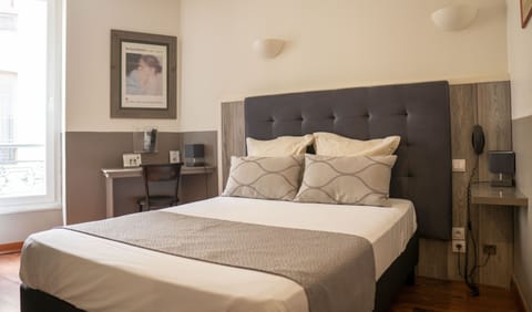 Standard Room, 1 Double Bed | In-room safe, desk, free cribs/infant beds, free WiFi