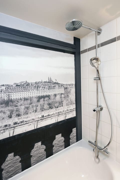 Standard Room, Multiple Beds | Bathroom | Combined shower/tub, eco-friendly toiletries, hair dryer, towels