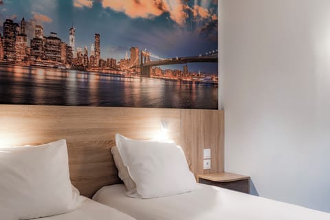 Superior Room, 2 Twin Beds | Desk, free WiFi, bed sheets