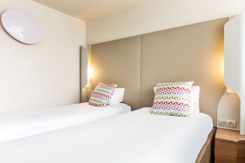 Next Generation, Superior Room, 2 Twin Beds | Desk, laptop workspace, soundproofing, free WiFi