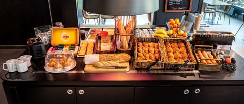 Daily buffet breakfast for a fee