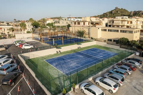 Tennis court