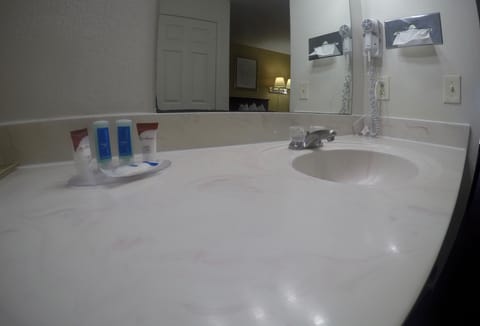 Bathroom sink