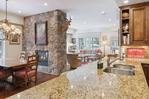 oxfordcourt209-1863_54417882821_o