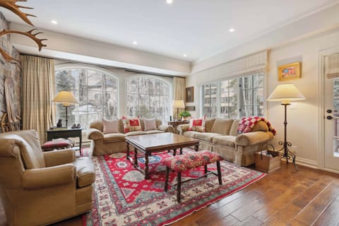 oxfordcourt209-1823_54418130288_o