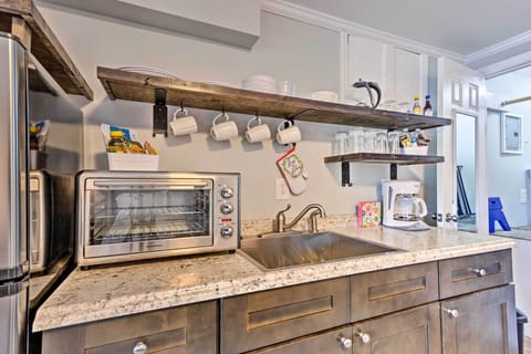 Beautiful faux granite finishes make this area pop!