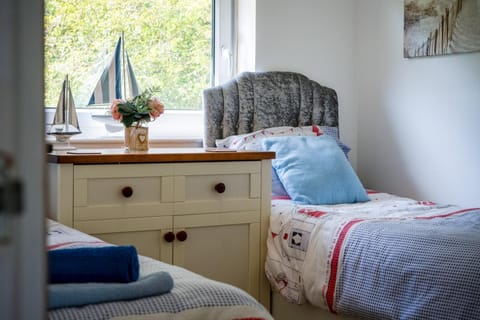 Bayview 32 - 2 Bedroom Chalet - Bayview Oxwich (6947)