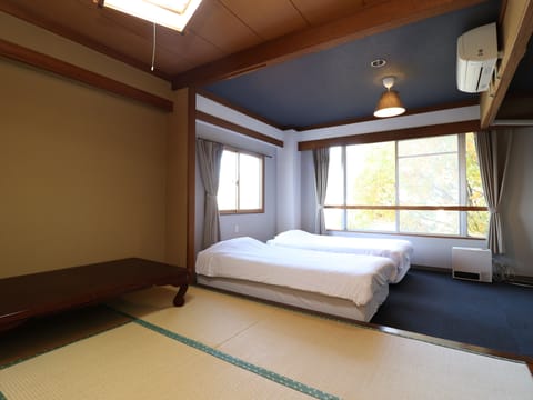 Japanese Western Style Room | Desk