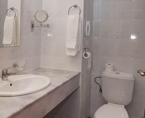 Suite, Balcony, Sea View (Free WiFi) | Bathroom | Shower, free toiletries, towels