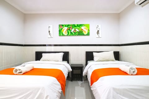 Deluxe Twin Room | Desk, free WiFi, bed sheets