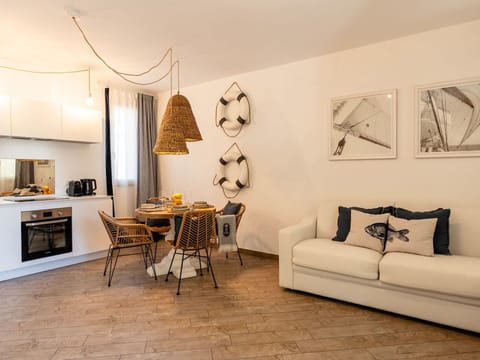 Residential Area, Shrub, Roof, Home, Cottage, Driveway, Estate, Siding, Landscaping, Yard