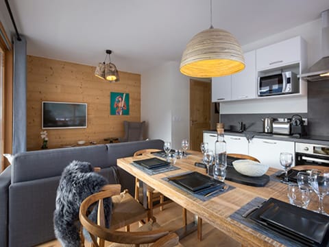 Apartment | Dining