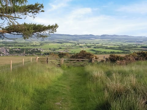 Surrounding area | Kirklandbank Farmhouse, Alyth