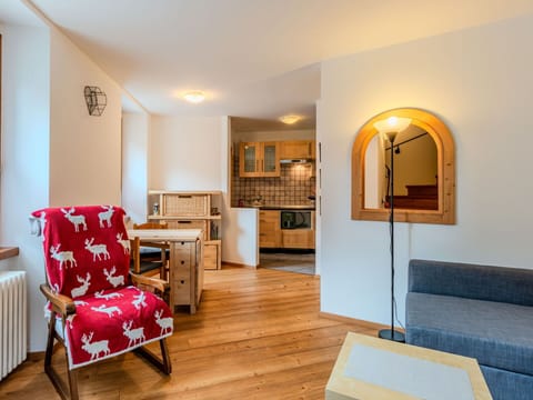 Furniture, Interior Design, Wood, Flooring, Ceiling, Floor, Room, Lighting, Living Room, Chair