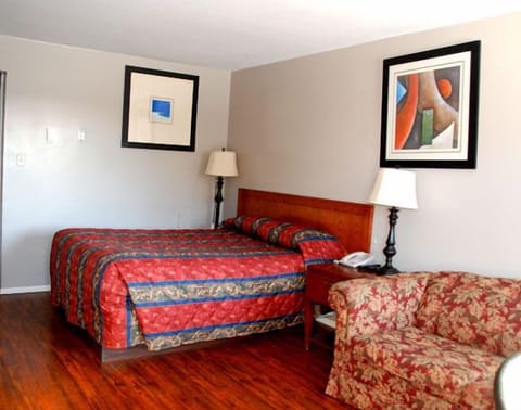 Standard Room, Smoking, Kitchenette | Egyptian cotton sheets, premium bedding, pillowtop beds, in-room safe