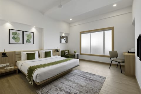 Deluxe Double or Twin Room | Premium bedding, minibar, in-room safe, desk