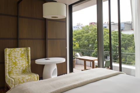 Studio Suite, Terrace | Premium bedding, minibar, in-room safe, desk