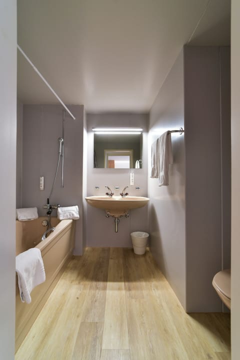 Superior Double or Twin Room | Bathroom | Hair dryer, towels, soap, shampoo