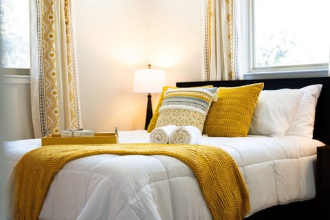 Plush pillows & bedding to ensure you get a good night's sleep