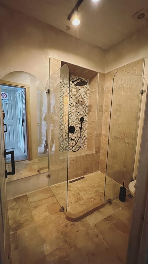 Deluxe Double Room | Bathroom