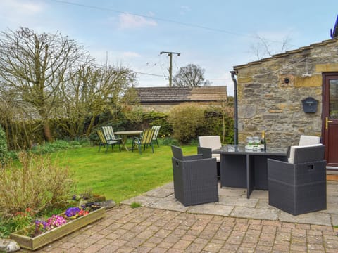 Terrace | Sunnyside Cottage, Grassington