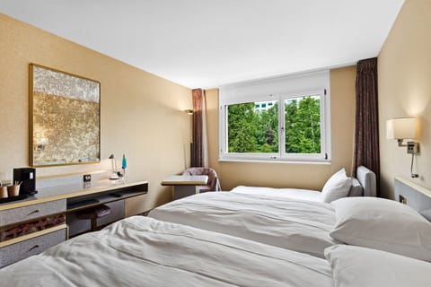 Triple Room | Desk, laptop workspace, free WiFi