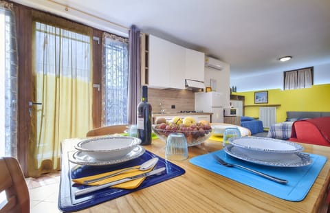 Family Studio, Kitchen, Ground Floor | Free WiFi, bed sheets