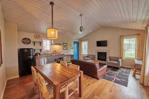 Superior Room, Multiple Beds | Premium bedding, pillowtop beds, in-room safe, individually decorated