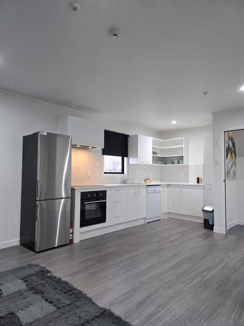 Classic Apartment, 2 Bedrooms, Kitchen | Free WiFi