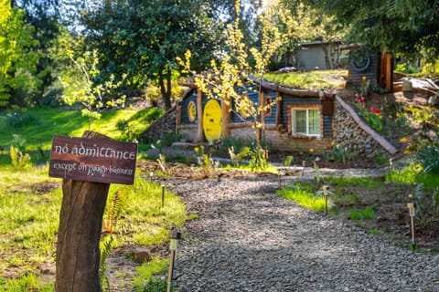 Bilbo has confirmed that you are welcome at Hobbits Rest.