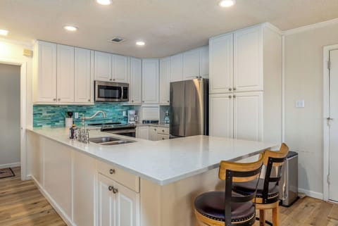 LL II 2nd floor Kitchen wide