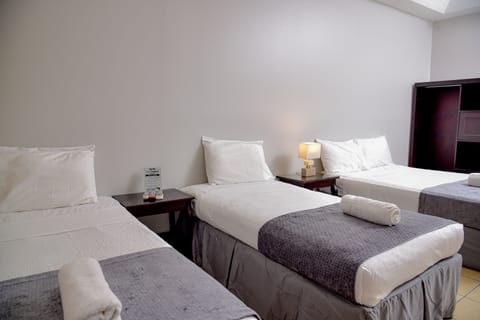 Comfort Triple Room, Private Bathroom | Premium bedding, in-room safe, individually decorated