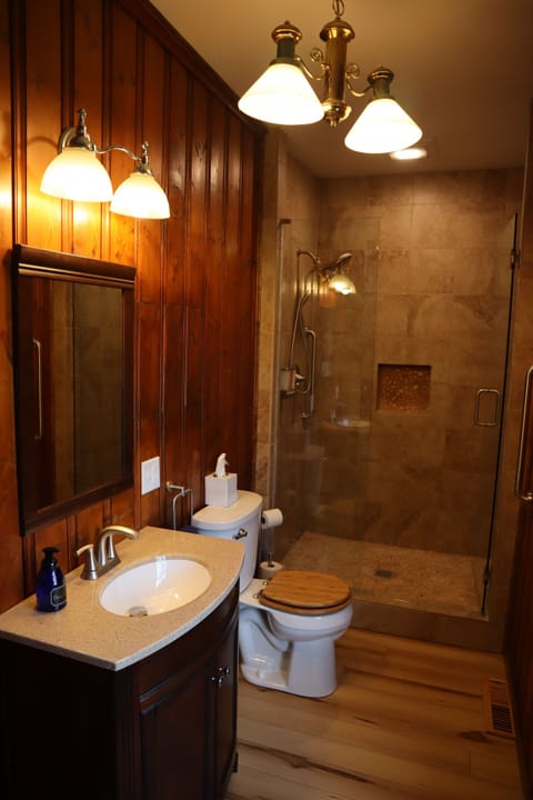 Cabin, 1 Queen Bed (Mill Creek) | Bathroom | Free toiletries, hair dryer, towels, shampoo