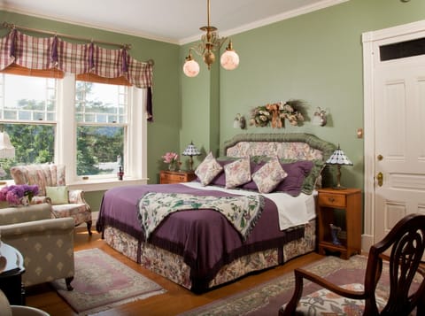 Vanderslice Suite | Premium bedding, pillowtop beds, individually decorated