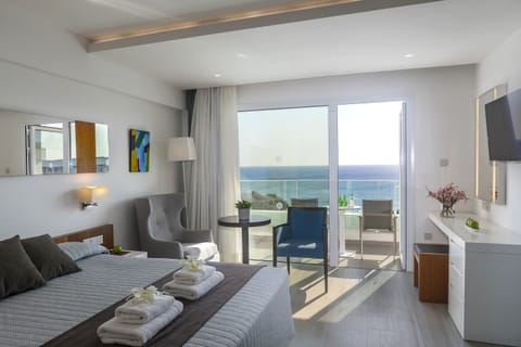 Executive Room, Sea View (Outdoor Tub) | In-room safe, desk, soundproofing, free WiFi