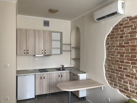 Apartment, 1 Bedroom | Desk, soundproofing, free WiFi