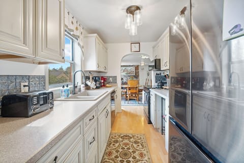 Fully equipped kitchen | Main Level