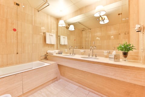 Classic Double Room Single Use, 1 King Bed | Bathroom | Free toiletries, hair dryer, slippers, bidet